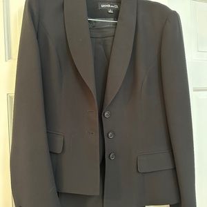 Ladies Kasper pantsuit